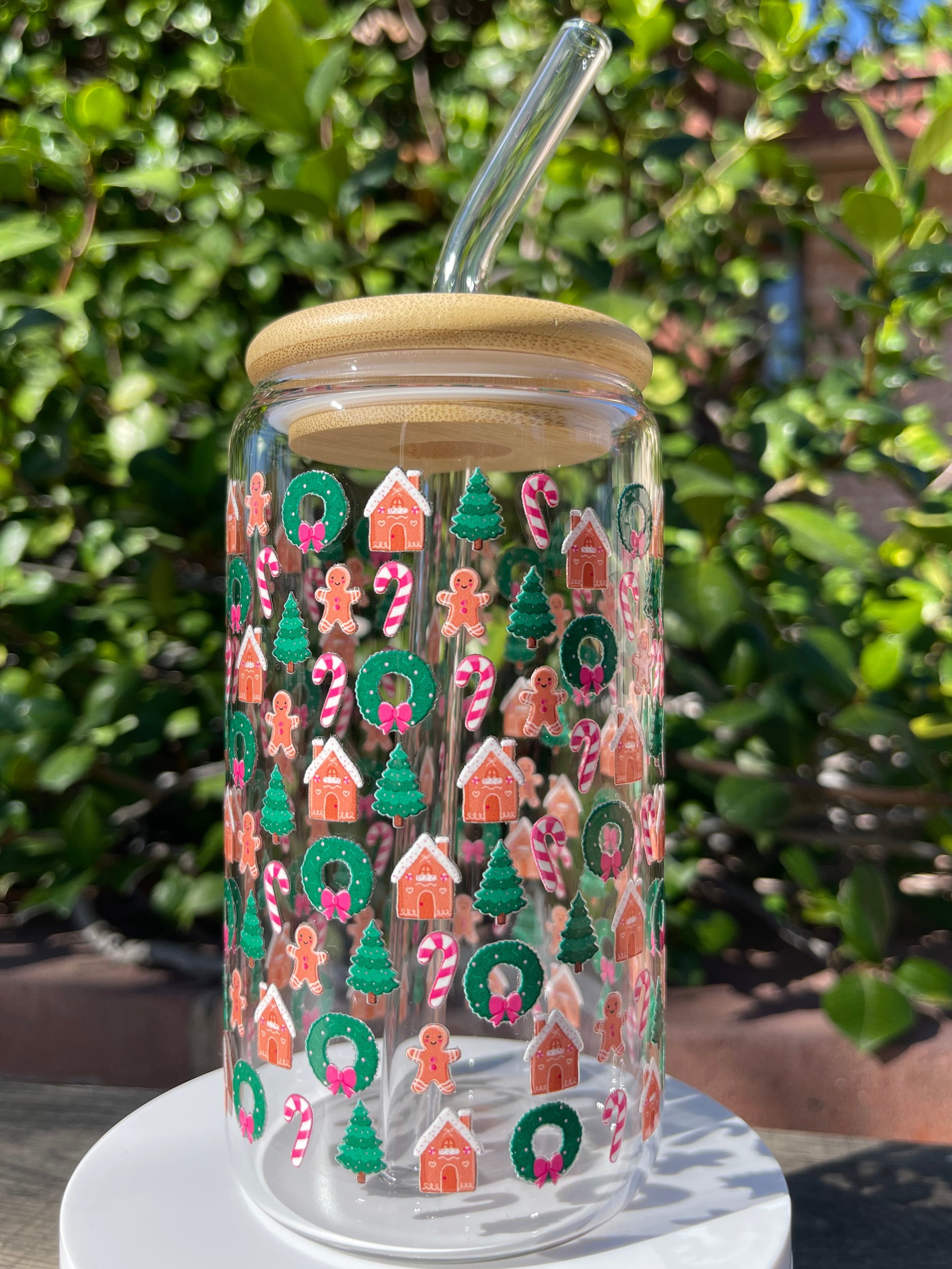 Dainty Gingerbreads Glass Cup