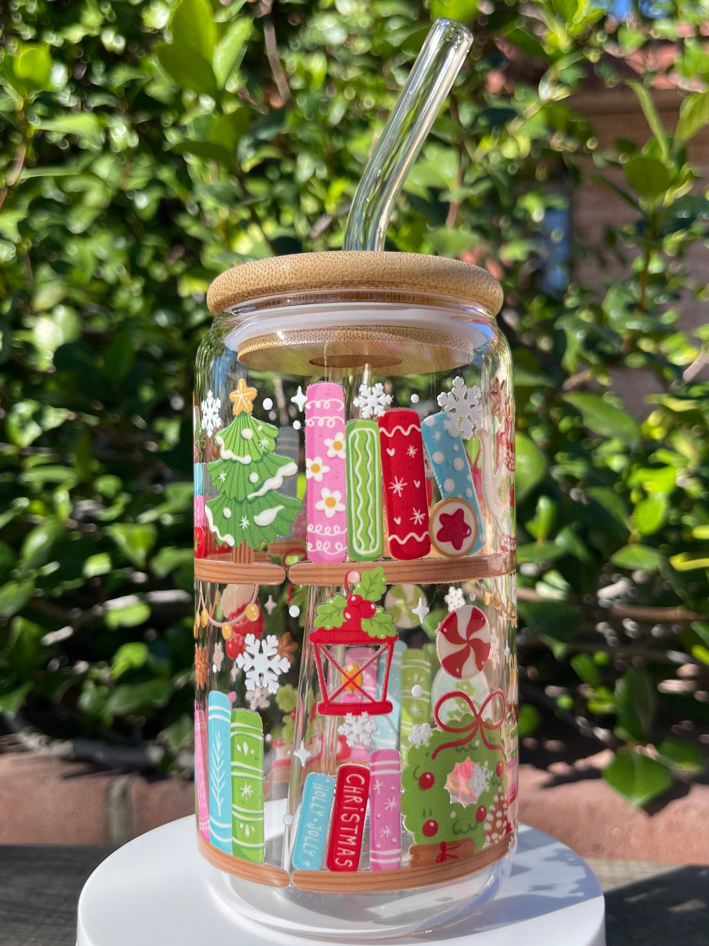Merry Bookmas Shelf Glass Cup